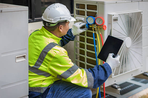 Professional Hvac technician working in Channahon, IL